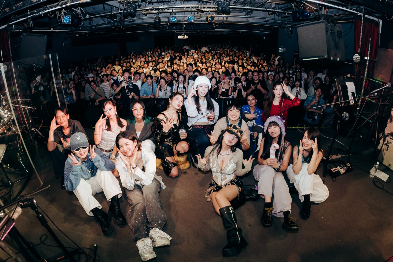 She Vibes 女生嬉哈音樂日 — 演出團隊與觀眾合照