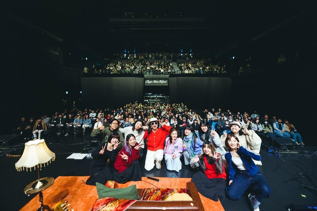 Whyte team and audience at Zepp