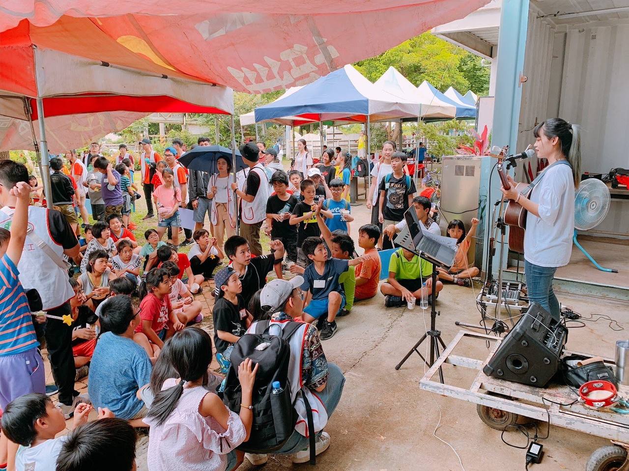 木工坊戶外活動 — Jenny 吉他演出